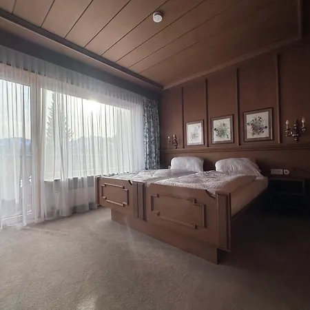 Cristall Apartman *
